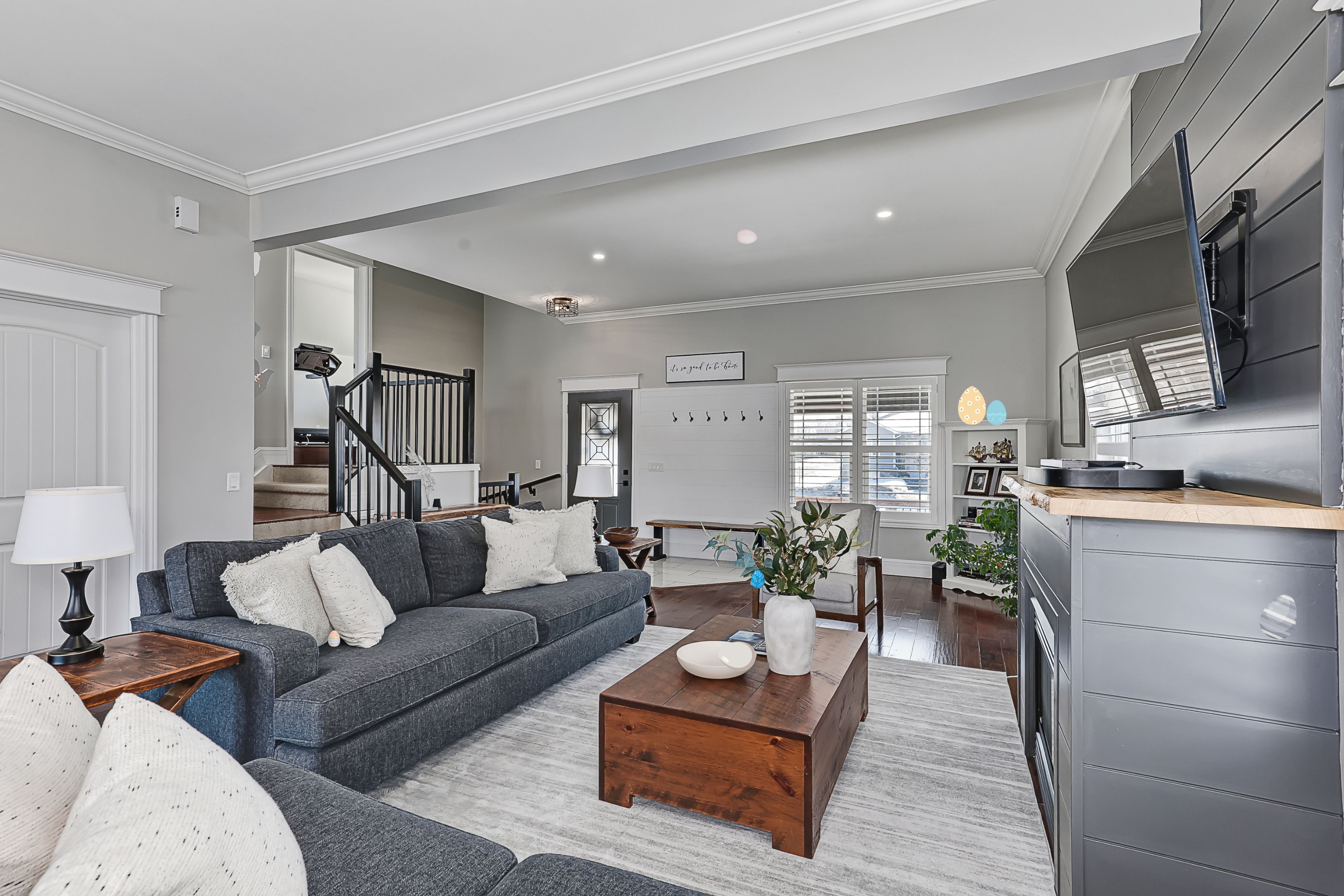 Find how many hidden eggs there are